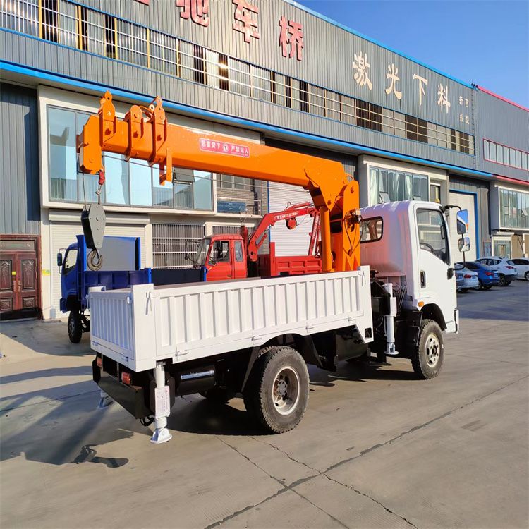 科尔沁左翼后旗三轮随车吊定制 农用改装机自备吊中瑞长期出售