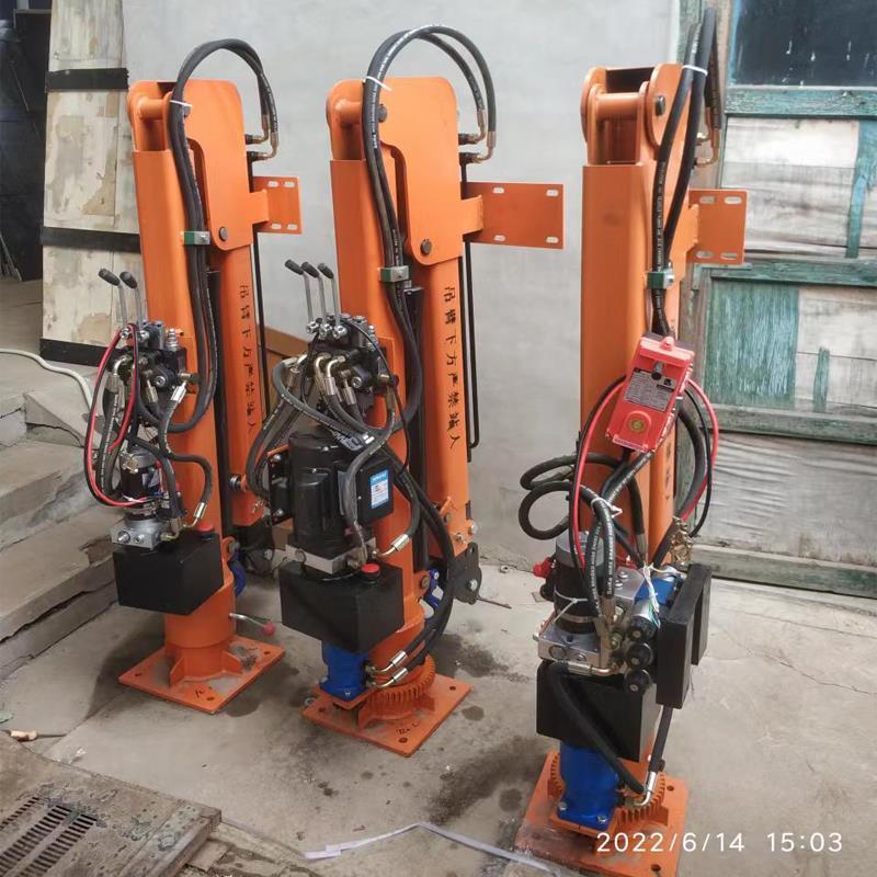 科尔沁左翼后旗重汽蓝牌随车吊 3.2吨 国六动力强 液压驱动 农用自卸起重机